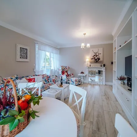 Dolina Wikingow Urnes 01 * Шклярська Поремба