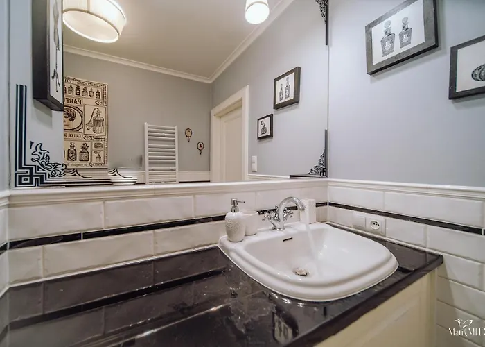 Dolina Wikingow Urnes 01 * Szklarska Poręba